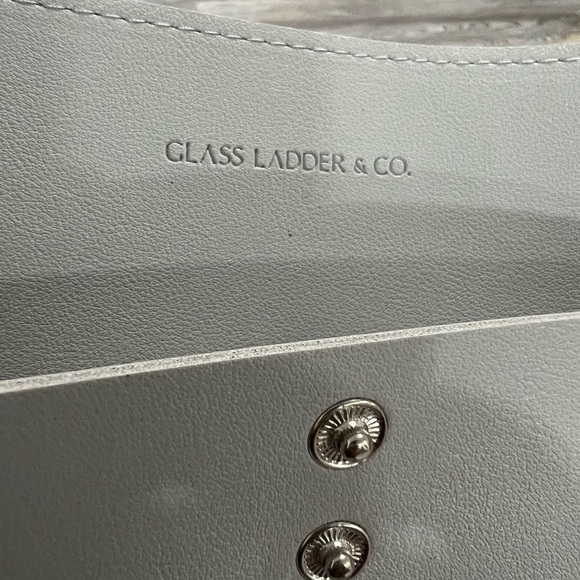 NWT Glass Ladder & Co. Megan Portfolio Clutch - Gray - Picture 13 of 13